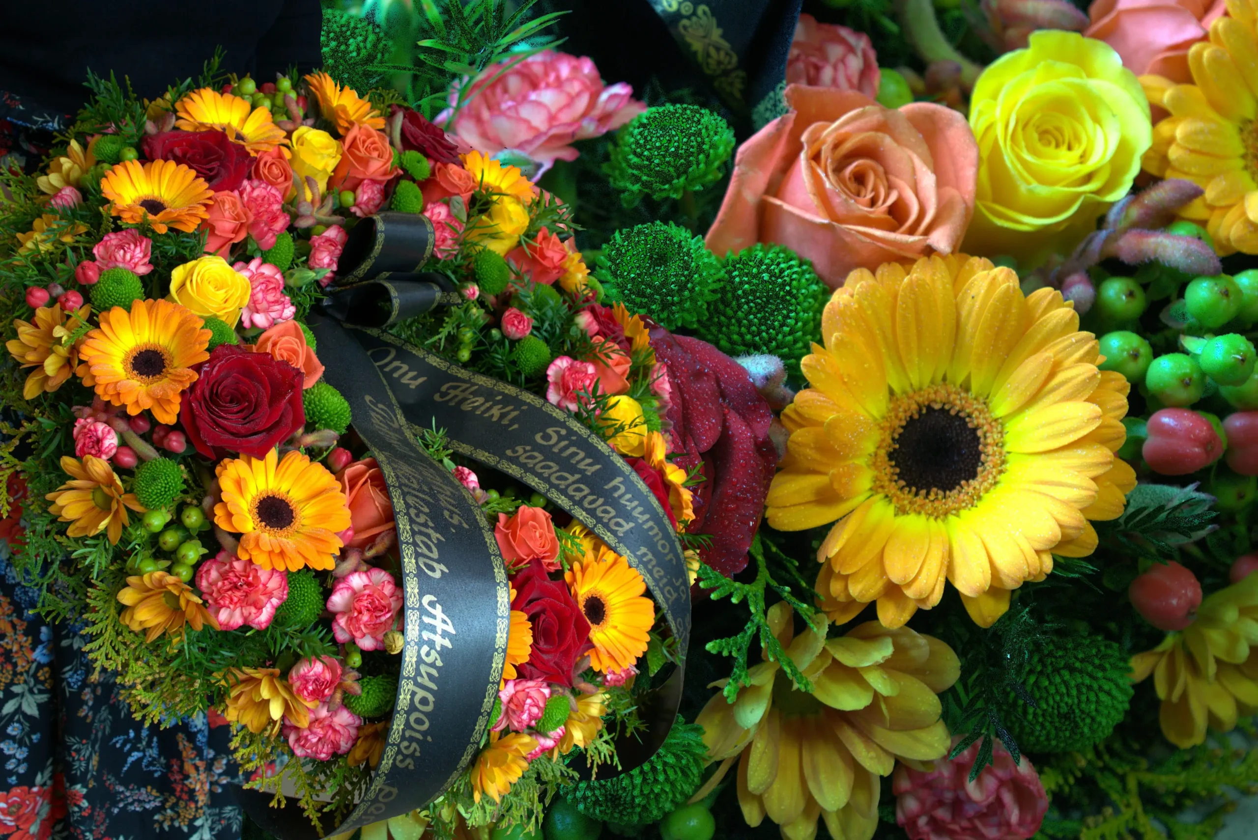 Matusepärg täislilledest floristjakobson scaled - Matusepärg täislilledest